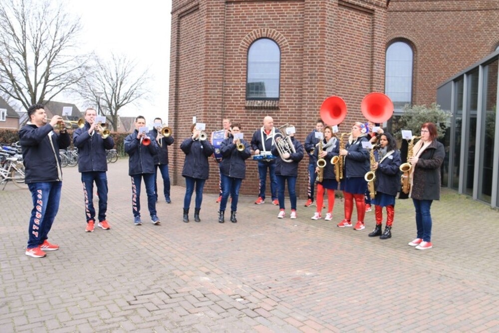 2023-02-12 Hijsen van de vlag